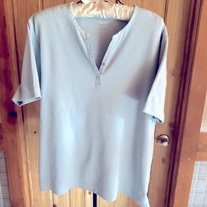 Cabela’s T-shirt women’s size Large baby blue